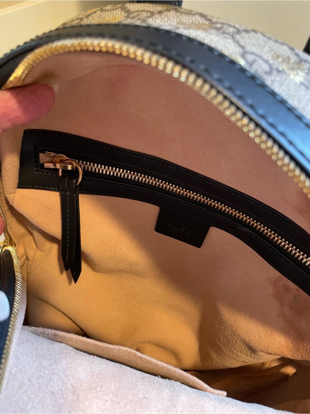Gucci Gray GG Supreme Backpack with Gold Bee Print - Picture 5 of 10
